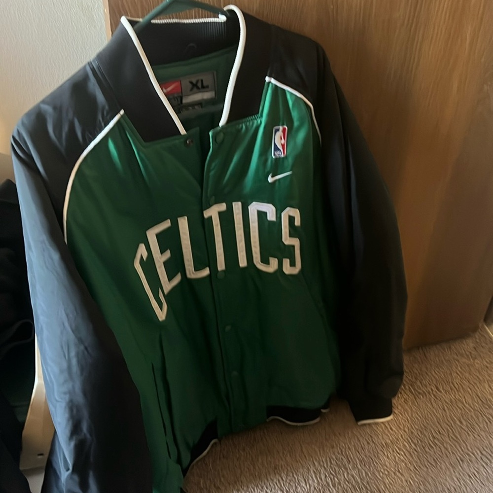 Vintage Nike Celtics sports jacket. Good condition.